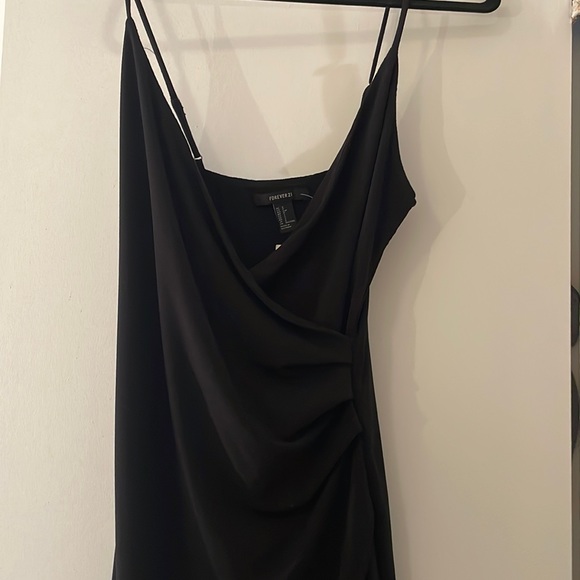 Forever 21 fitted spaghetti strap black dress - Picture 1 of 5